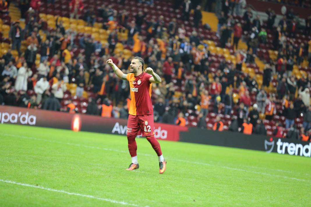 Galatasaray Konyaspor karşısında 3 golle güldü. Yarıştan kopmadı. Maçtan renkli görüntüler 84